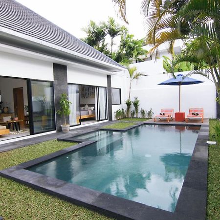 Villa Nikole Seminyak Esterno foto